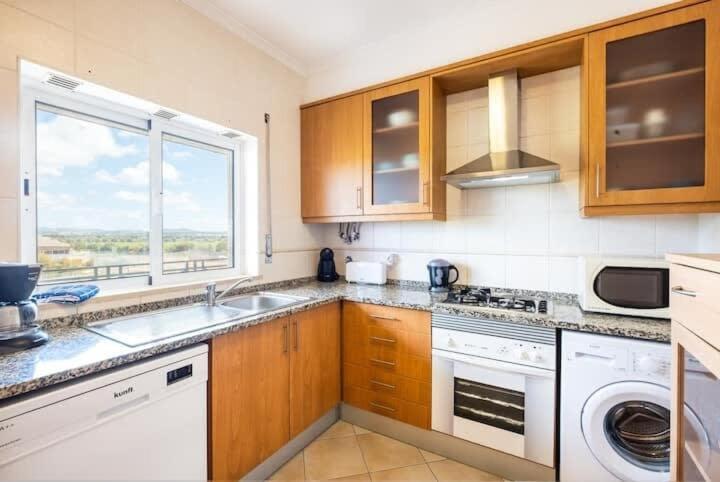 Apartment Alfarmar - Pool, Beach Only A Few Minutes Away Albufeira Exteriér fotografie