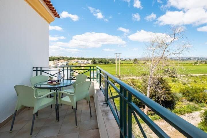 Apartment Alfarmar - Pool, Beach Only A Few Minutes Away Albufeira Exteriér fotografie